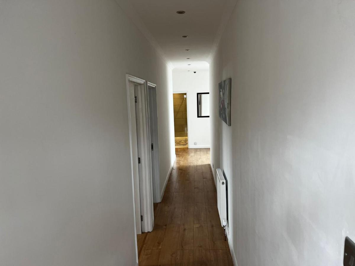 Cozy Penthouse With A Terrace!2 Minutes To Beach! *