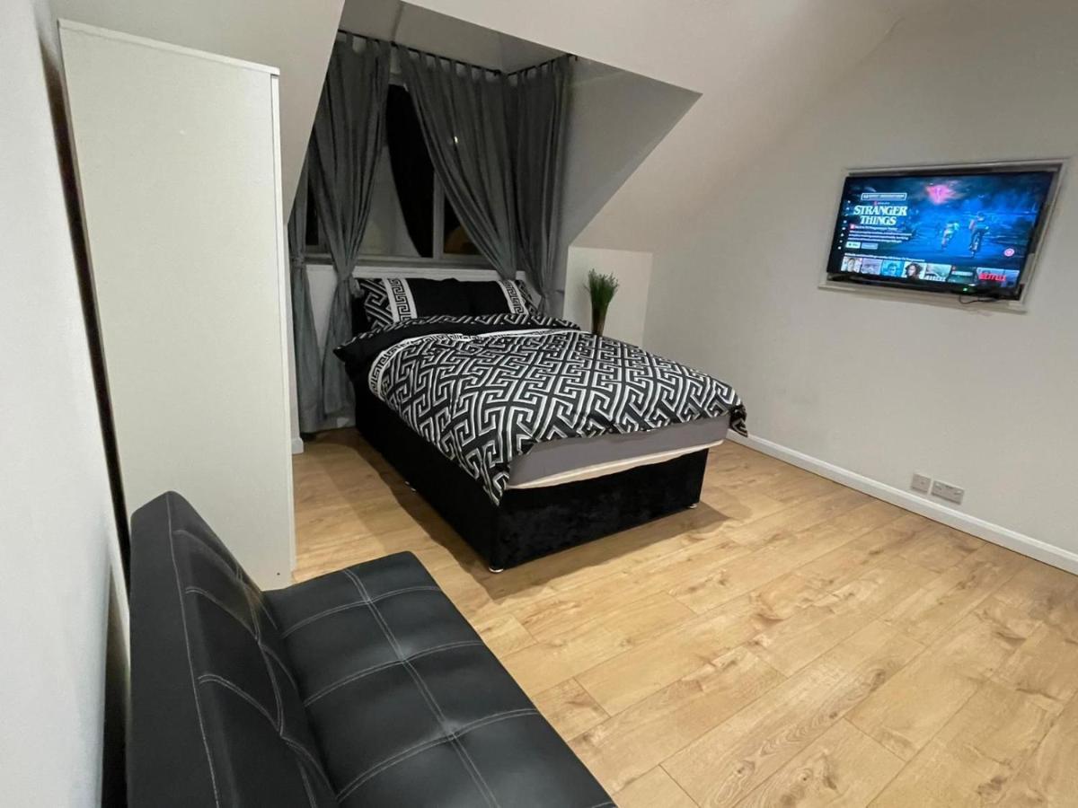 Cozy Penthouse With A Terrace!2 Minutes To Beach! Apartment